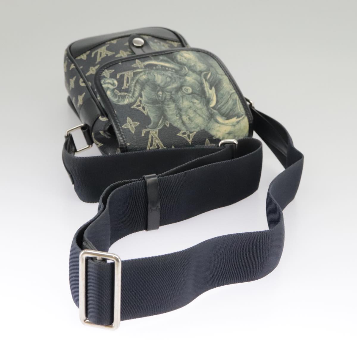 Louis Vuitton Messenger Navy Canvas Shoulder Bag