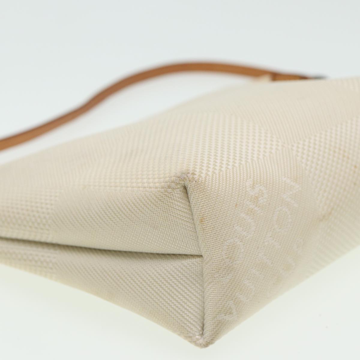 Louis Vuitton Volunteer White Canvas Clutch Bag