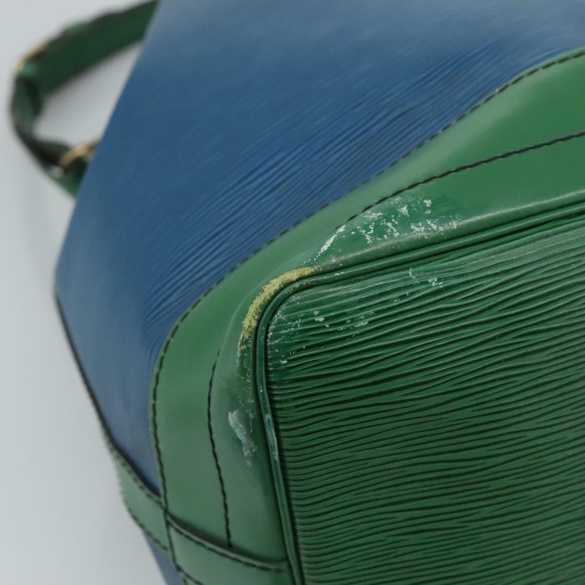 Louis Vuitton Noe Blue Leather Shoulder Bag