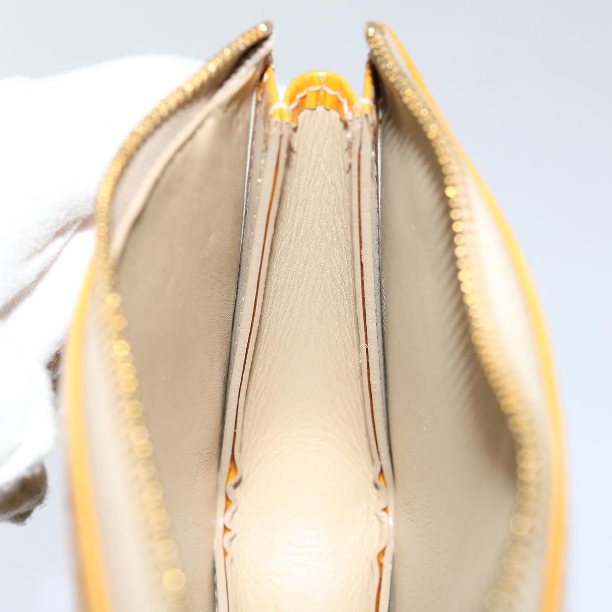 Louis Vuitton Lexington Beige Patent Leather Clutch Bag