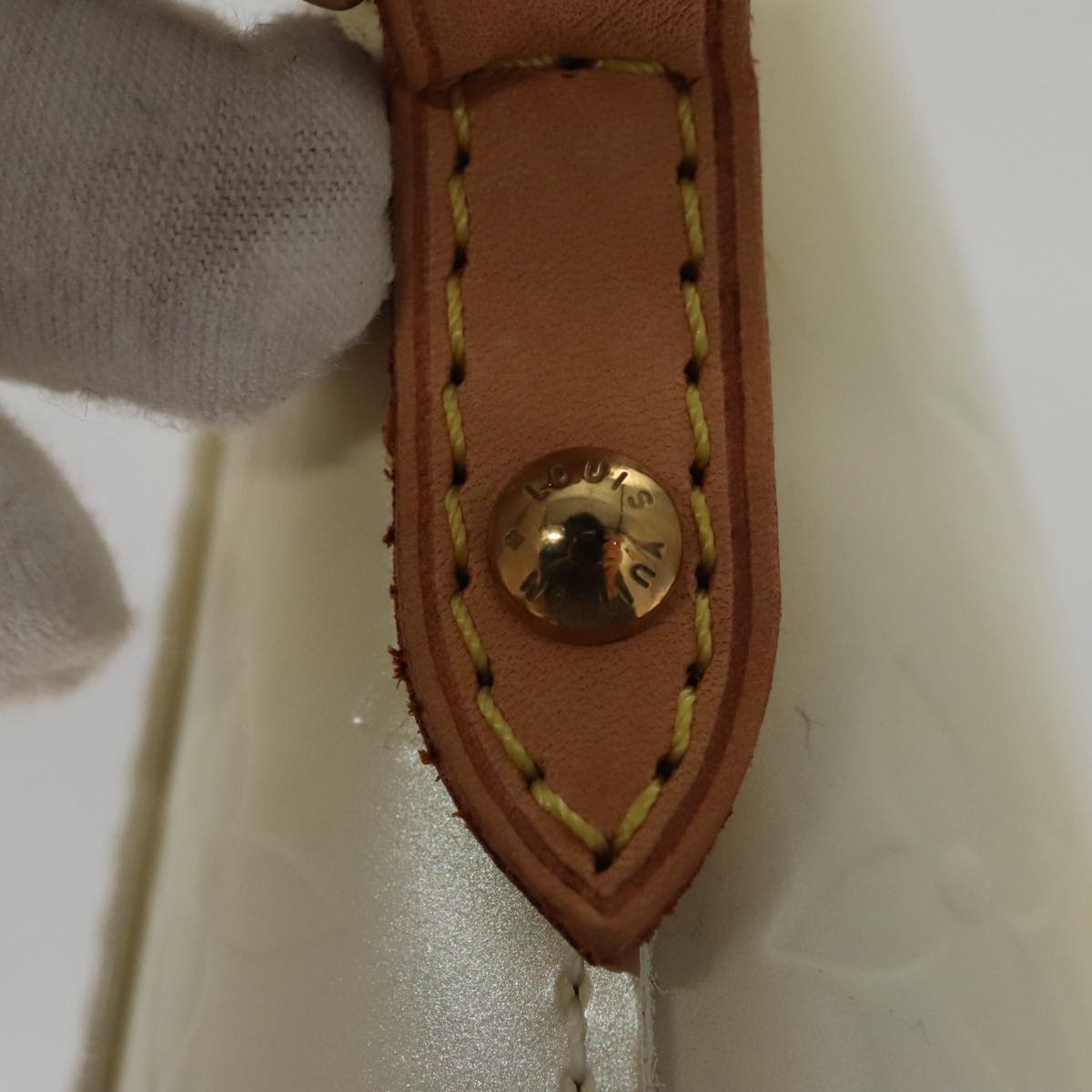 Louis Vuitton Minna White Patent Leather Shoulder Bag
