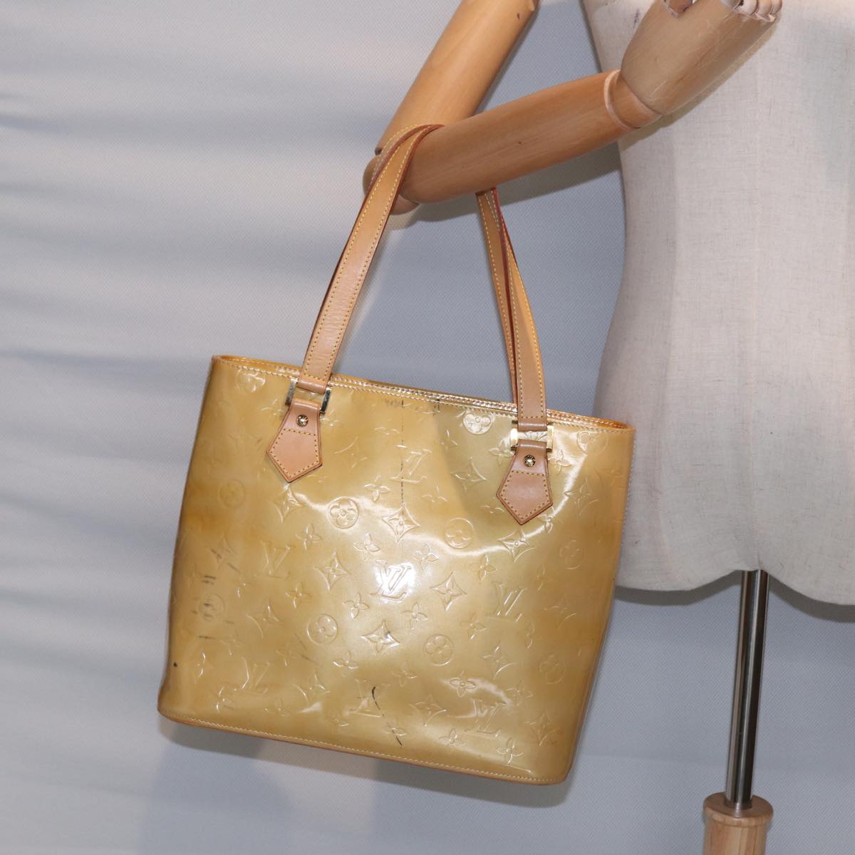 Louis Vuitton Houston Beige Patent Leather Handbag