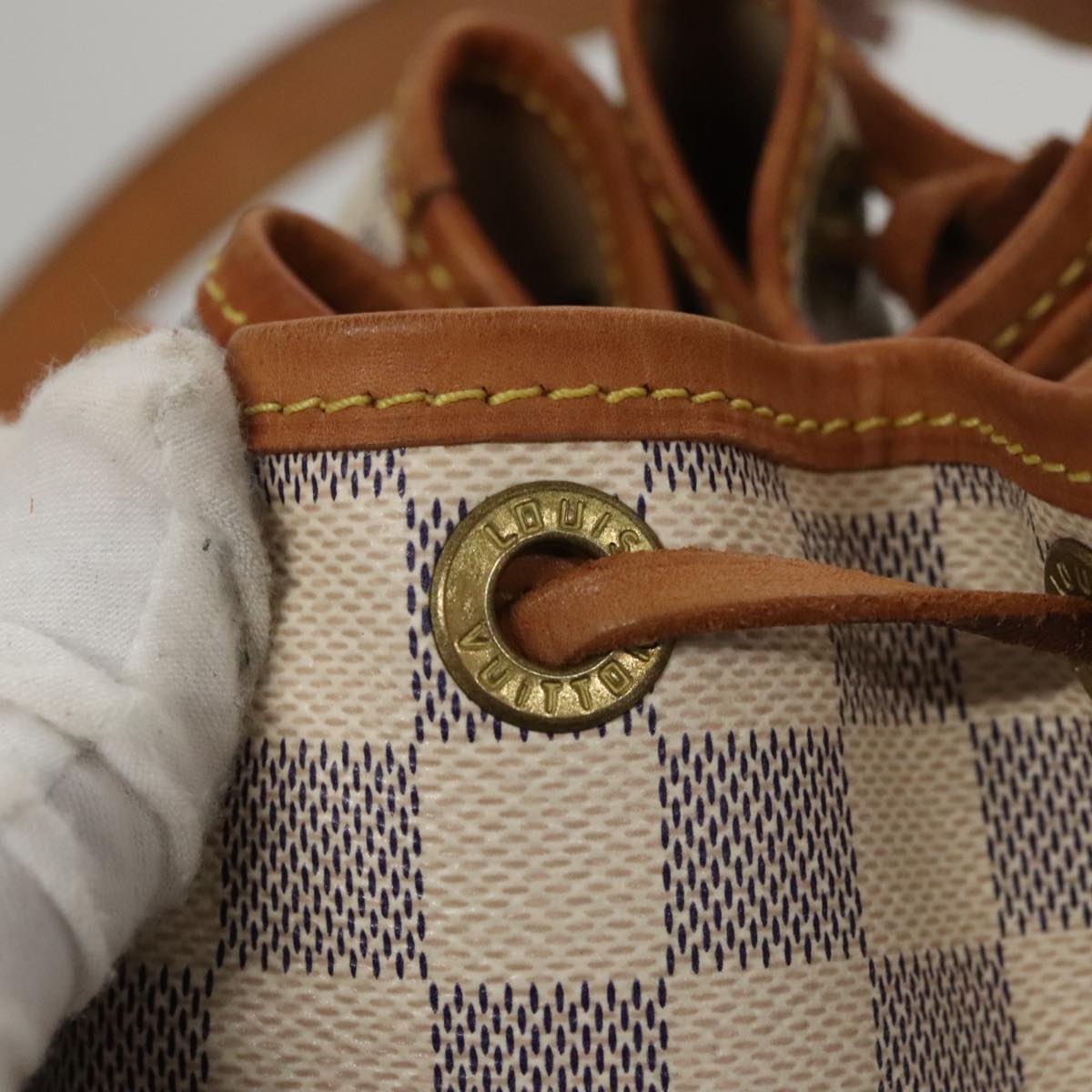 Louis Vuitton Noé White Canvas Shoulder Bag