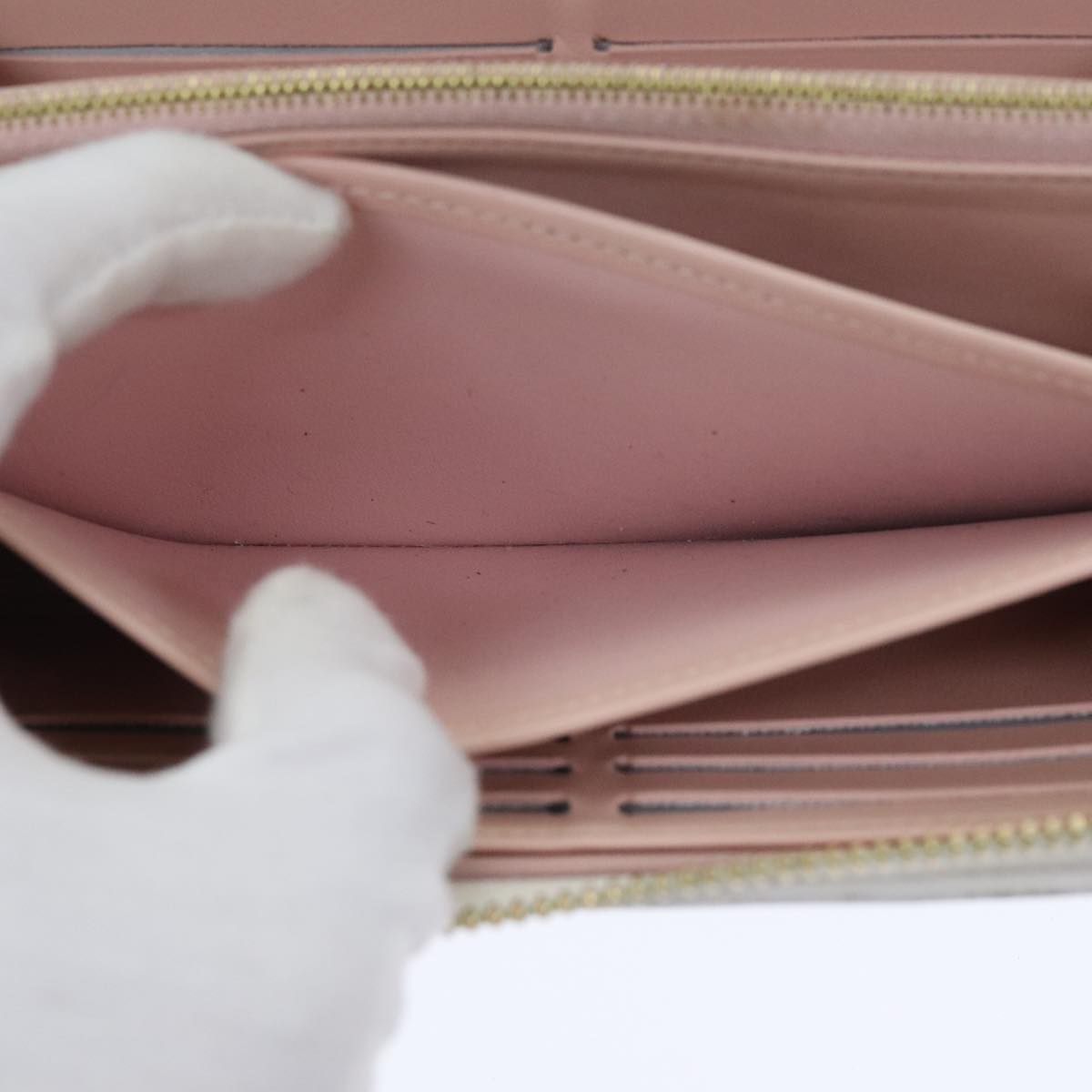 Louis Vuitton Zippy Wallet White Leather Wallet