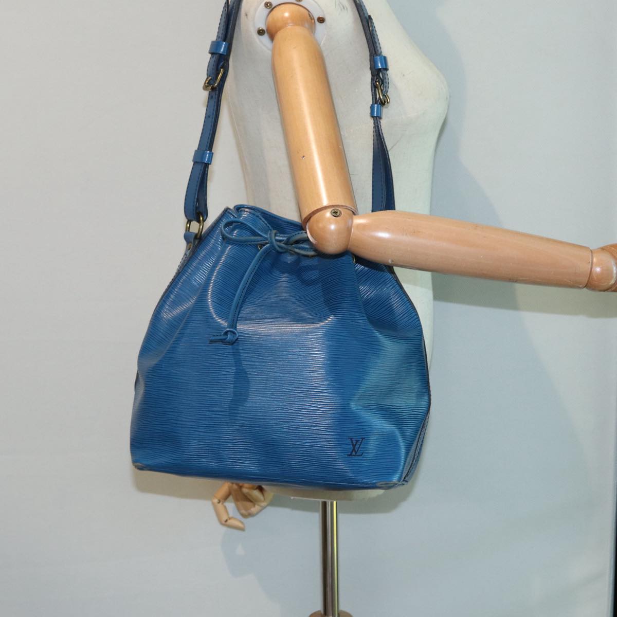 Louis Vuitton Noe Blue Calfskin Shoulder Bag