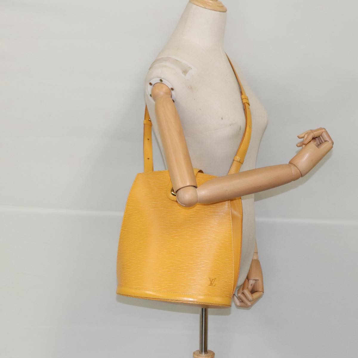 Louis Vuitton Cluny Yellow Leather Shoulder Bag