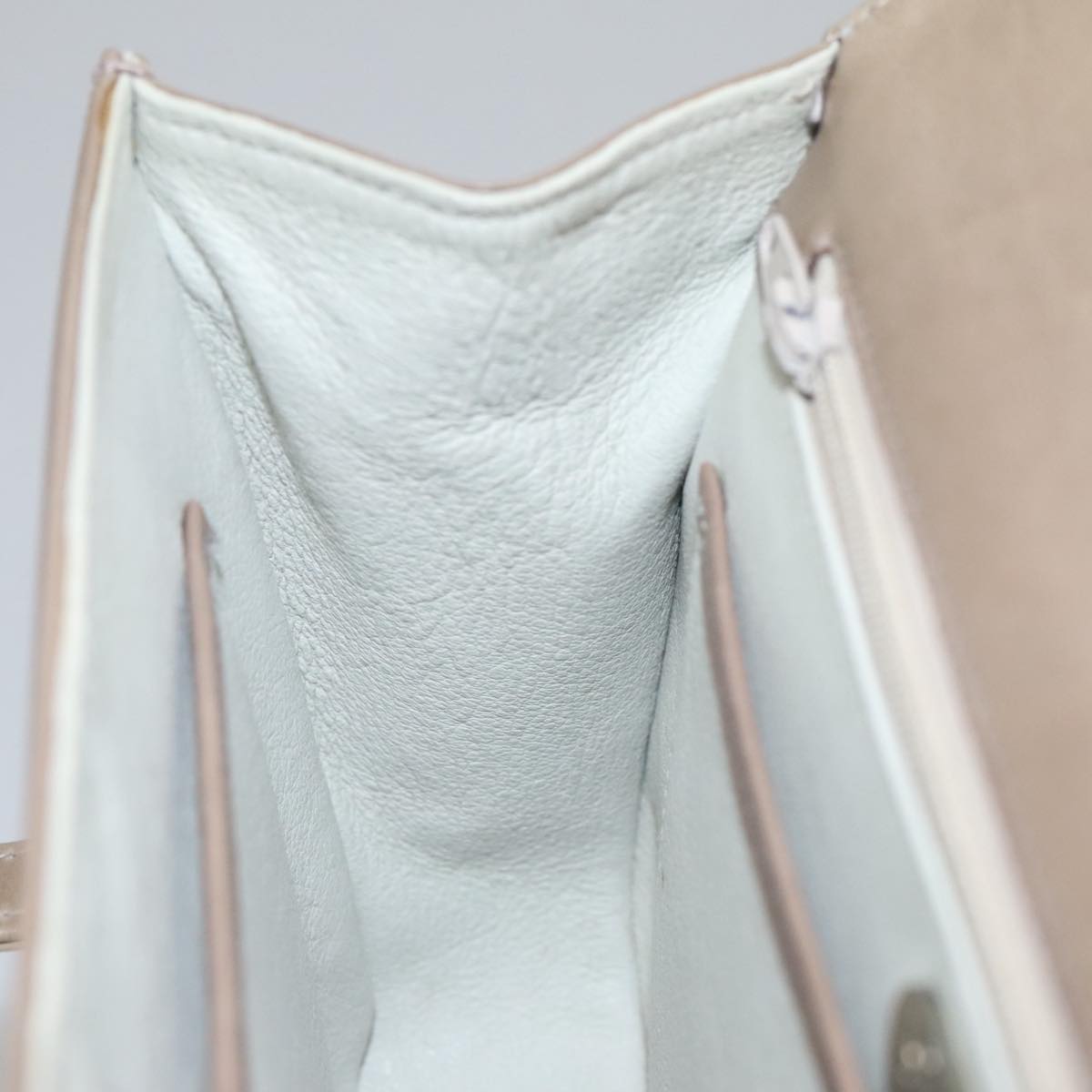 Gucci Beige Leather Handbag