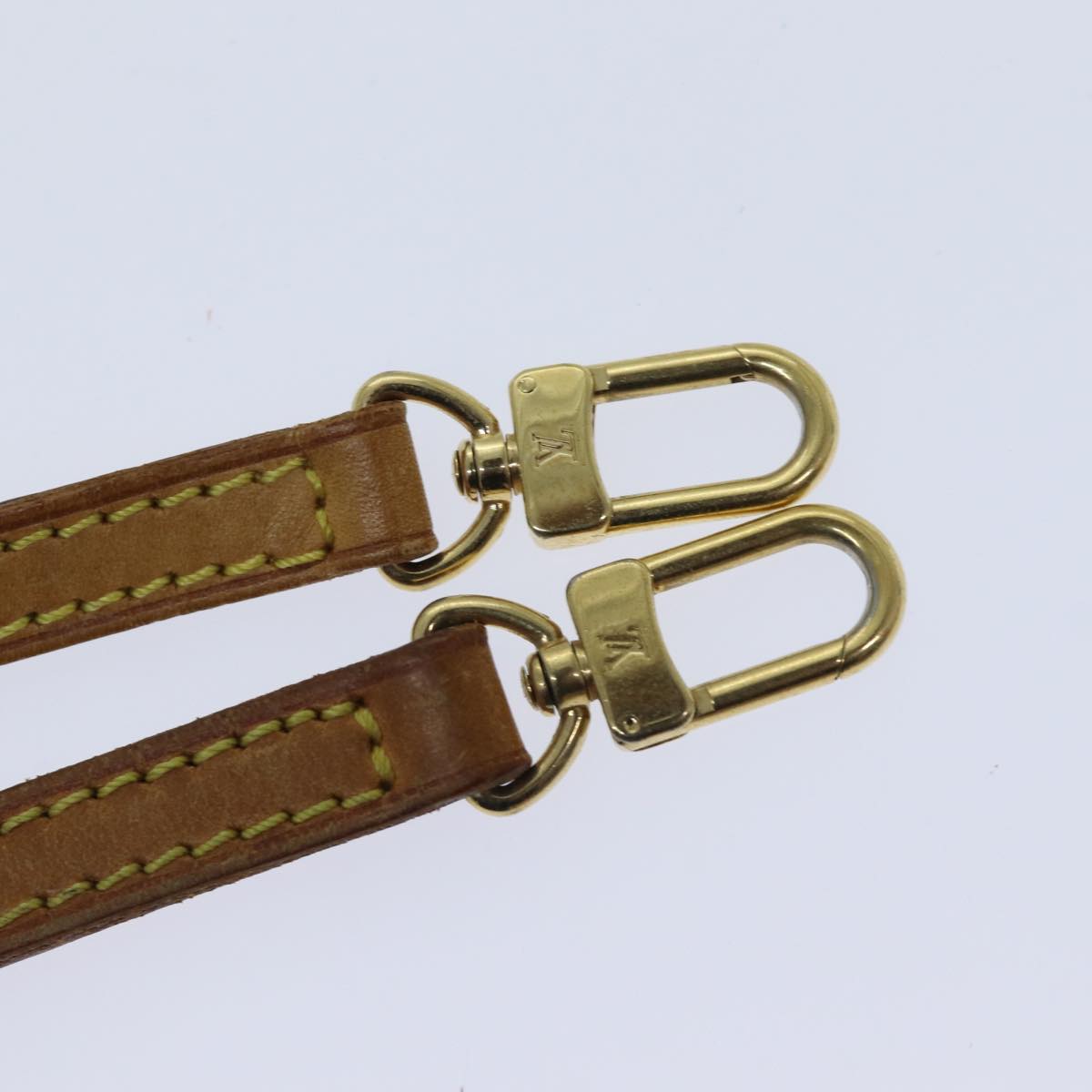 Louis Vuitton Beige Leather Bag Jewelry