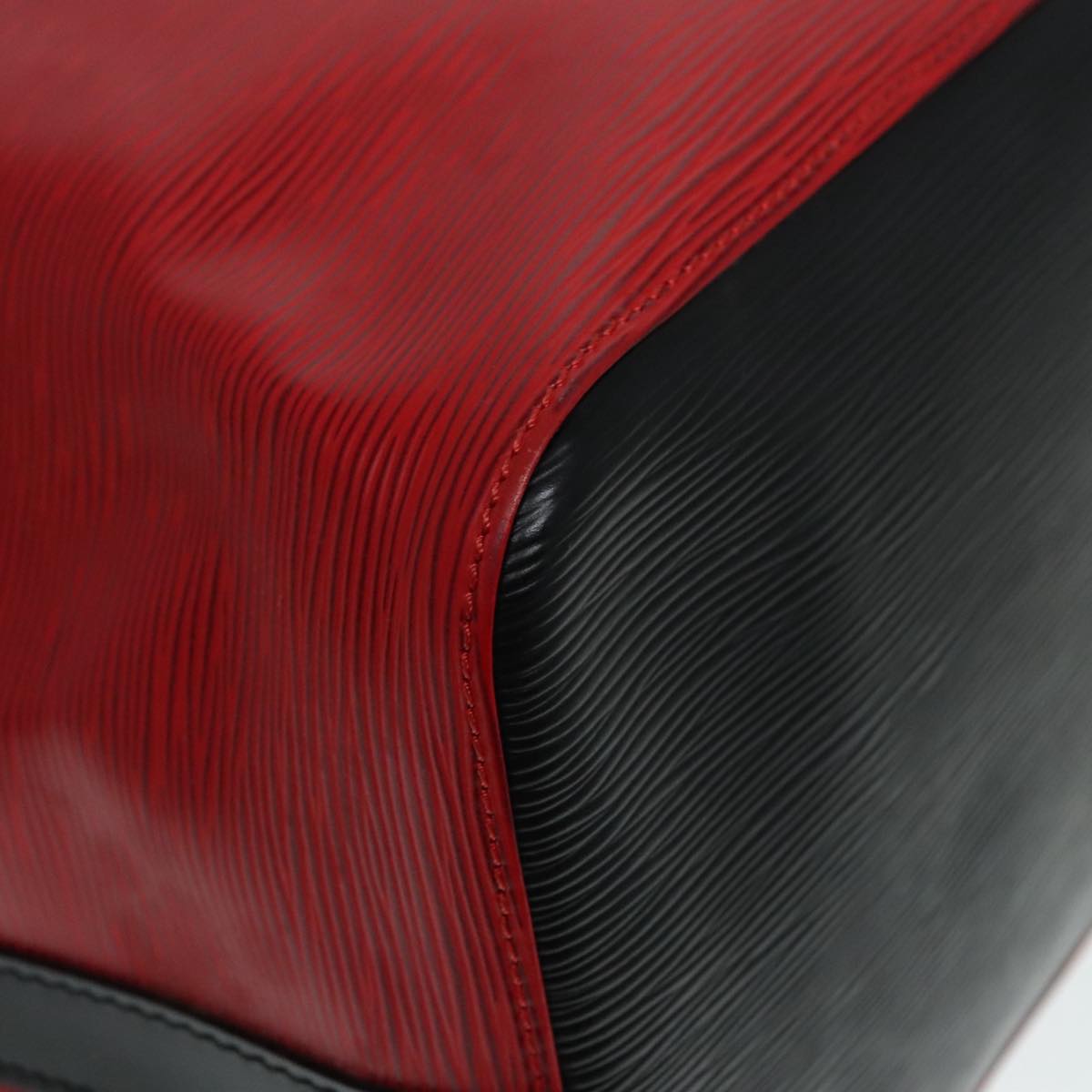 Louis Vuitton Noe Red Leather Shoulder Bag