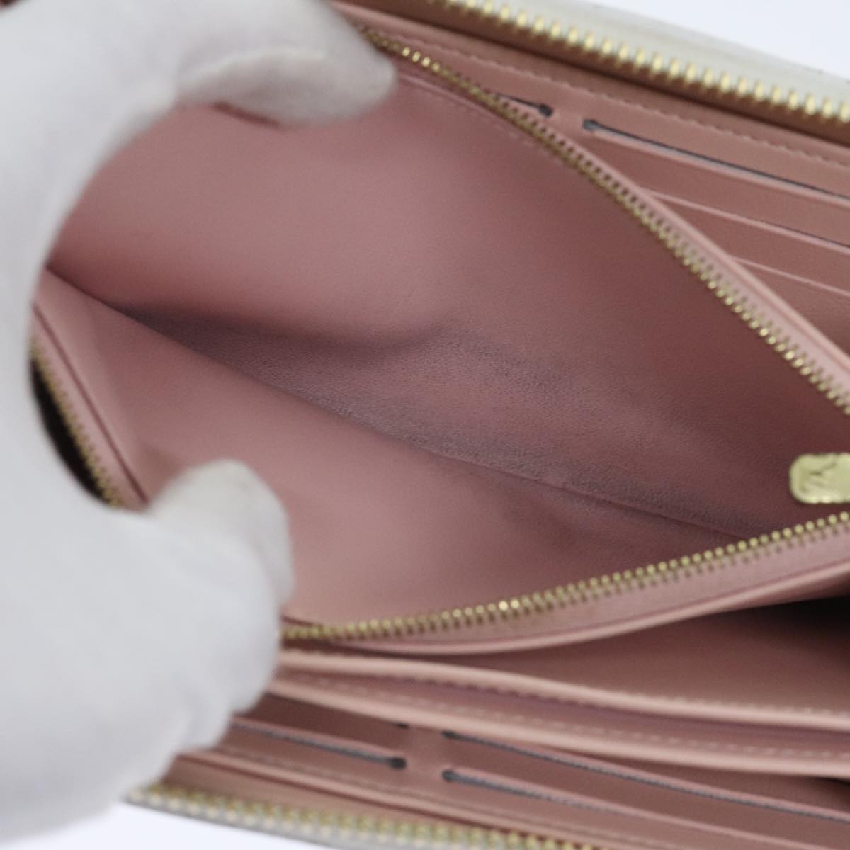 Louis Vuitton Zippy Wallet White Leather Wallet