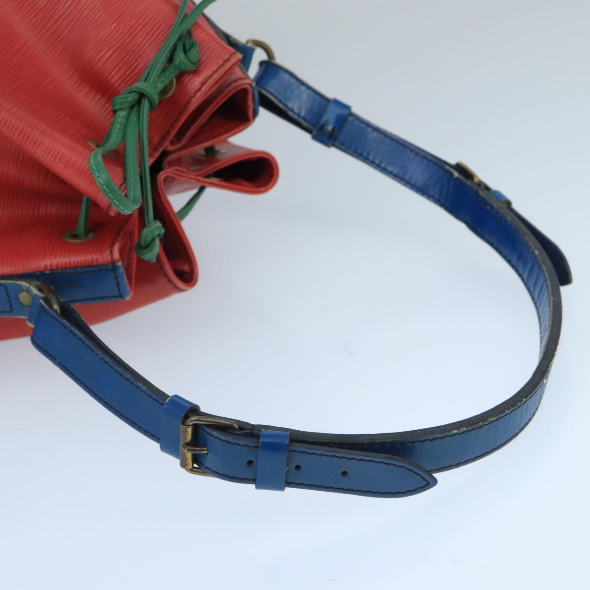 Louis Vuitton Noe Red Leather Shoulder Bag