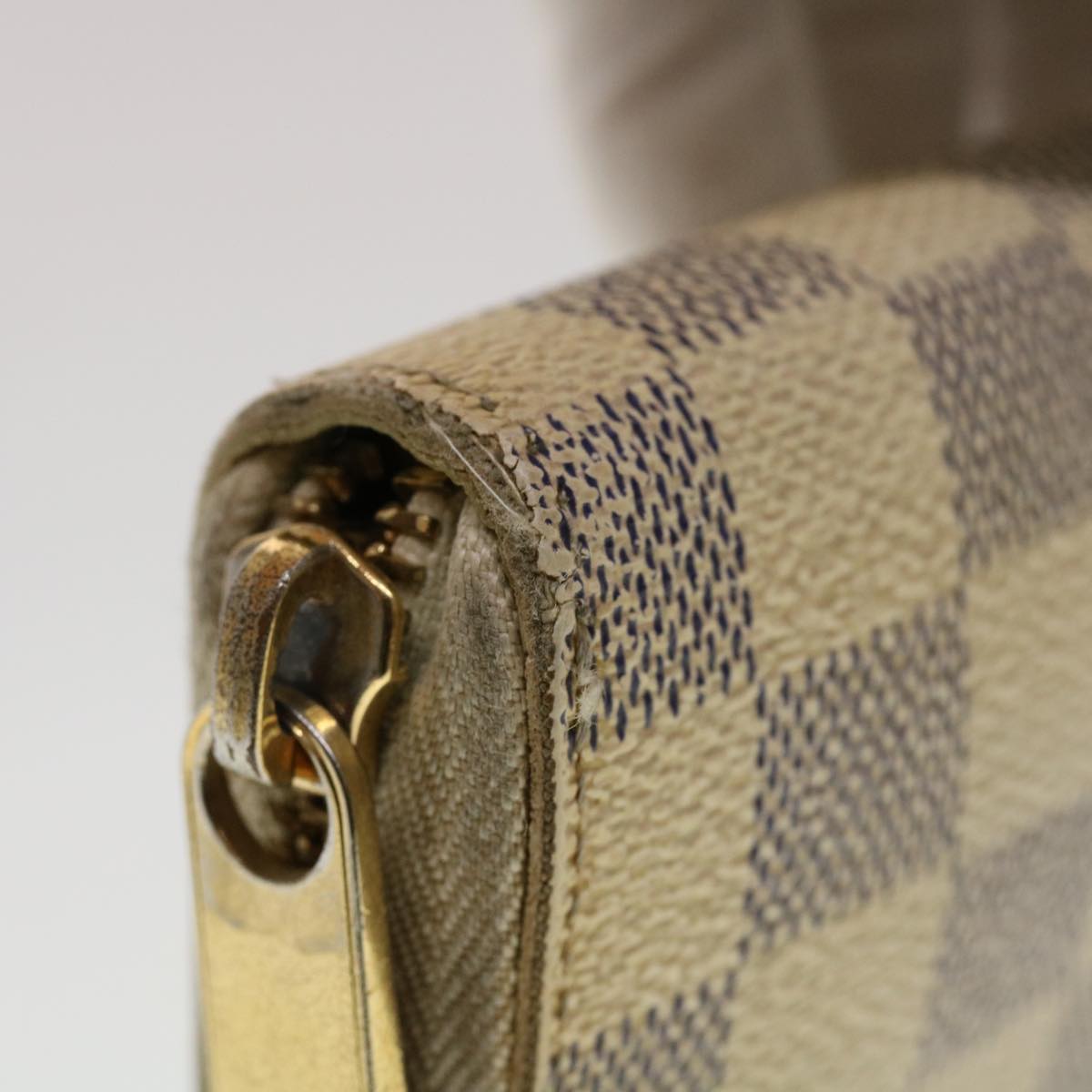Louis Vuitton Zippy Organizer White Canvas Wallet