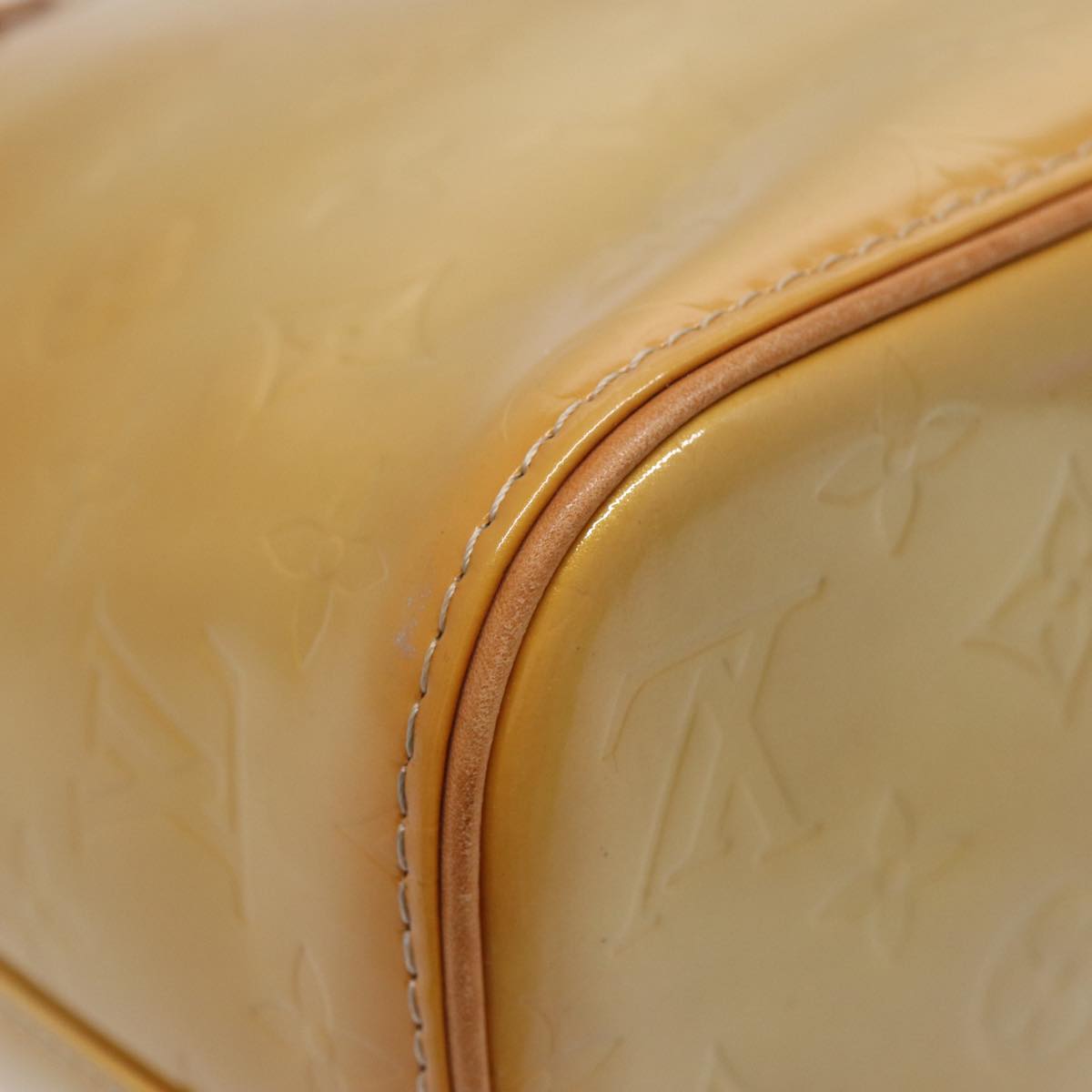 Louis Vuitton Houston Beige Patent Leather Handbag