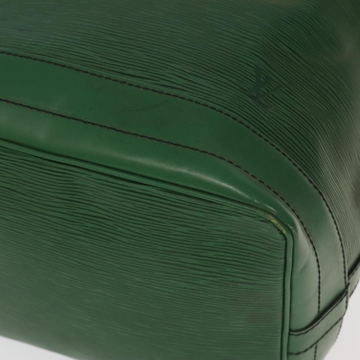 Louis Vuitton Noé Green Leather Shoulder Bag
