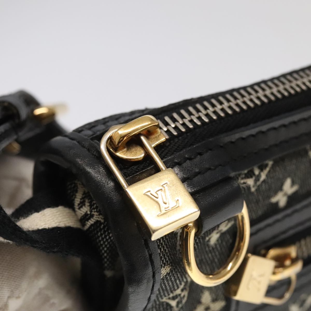 Louis Vuitton Pochette Black Canvas Shoulder Bag