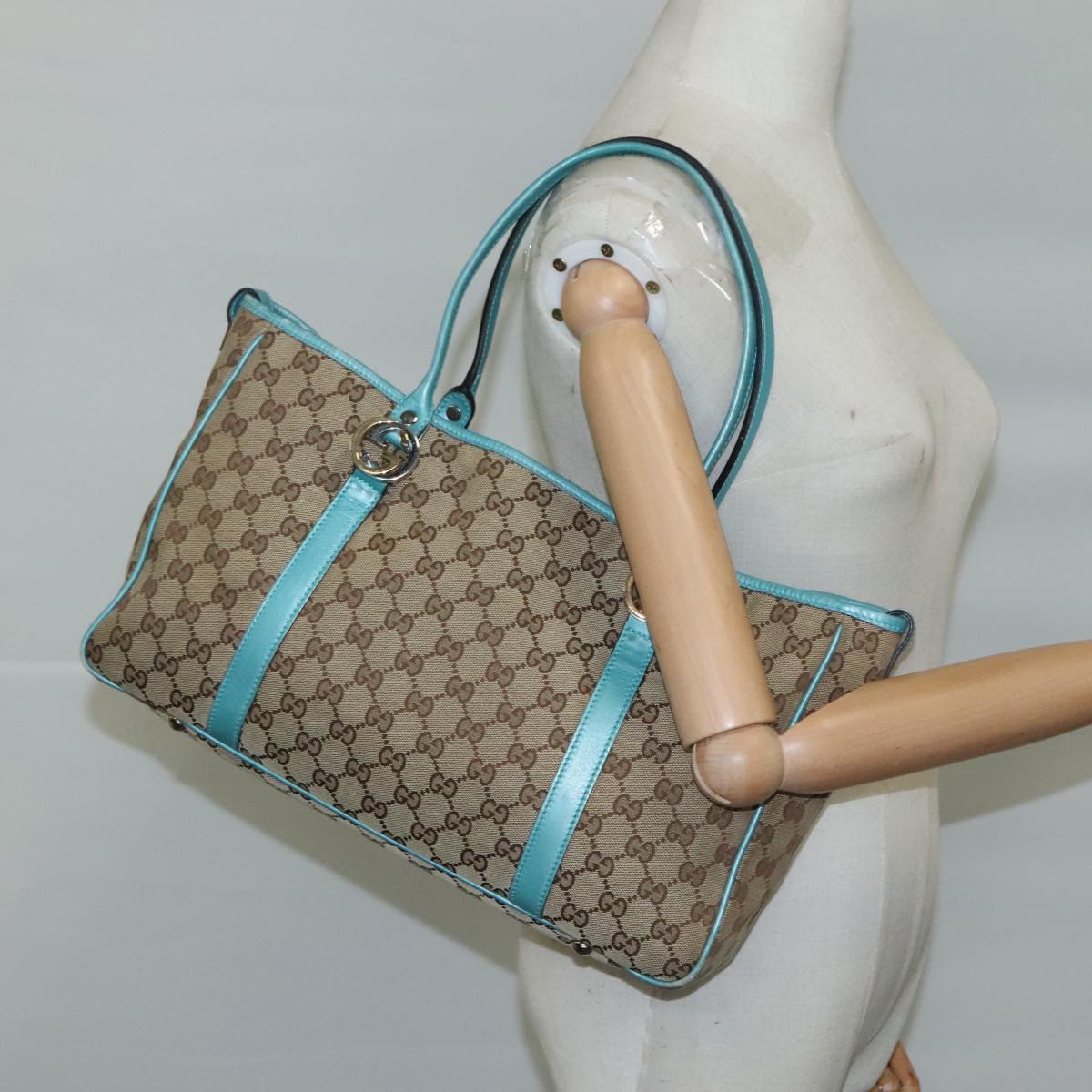 Gucci Gg Canvas Beige Canvas Tote Bag