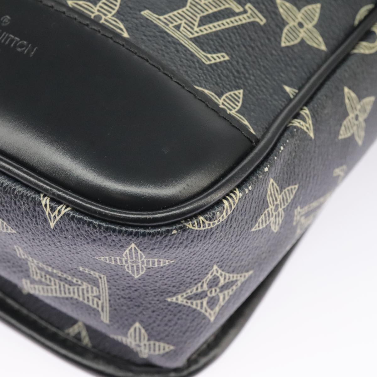 Louis Vuitton Messenger Navy Canvas Shoulder Bag