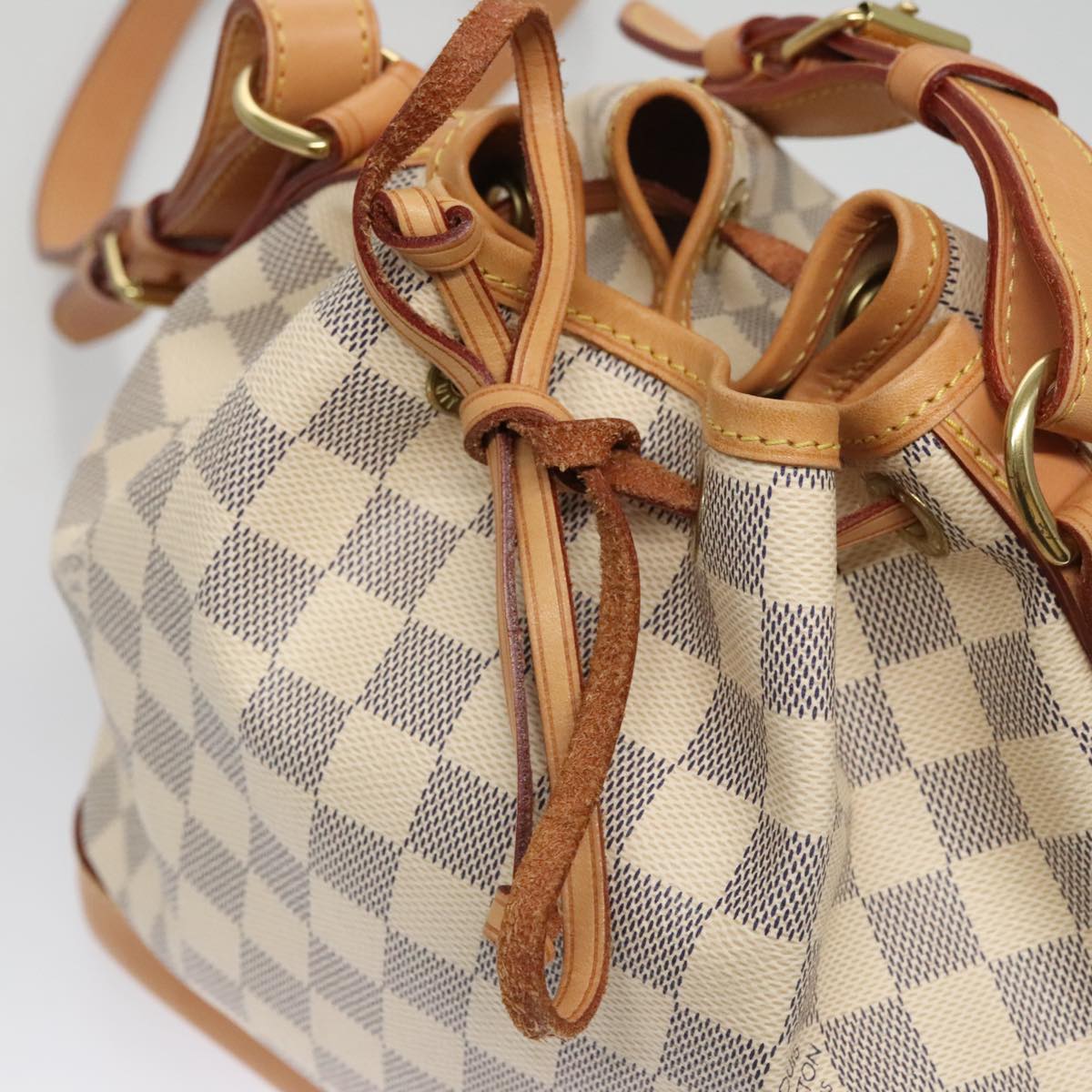 Louis Vuitton Noé Bb White Canvas Shoulder Bag