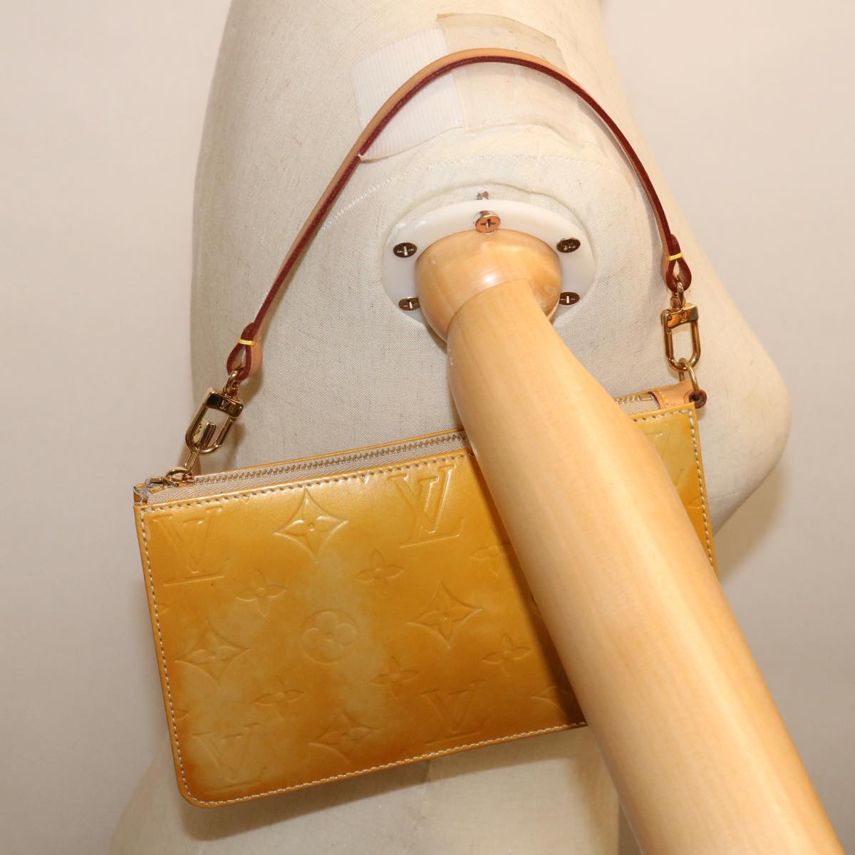 Louis Vuitton Lexington Beige Patent Leather Clutch Bag