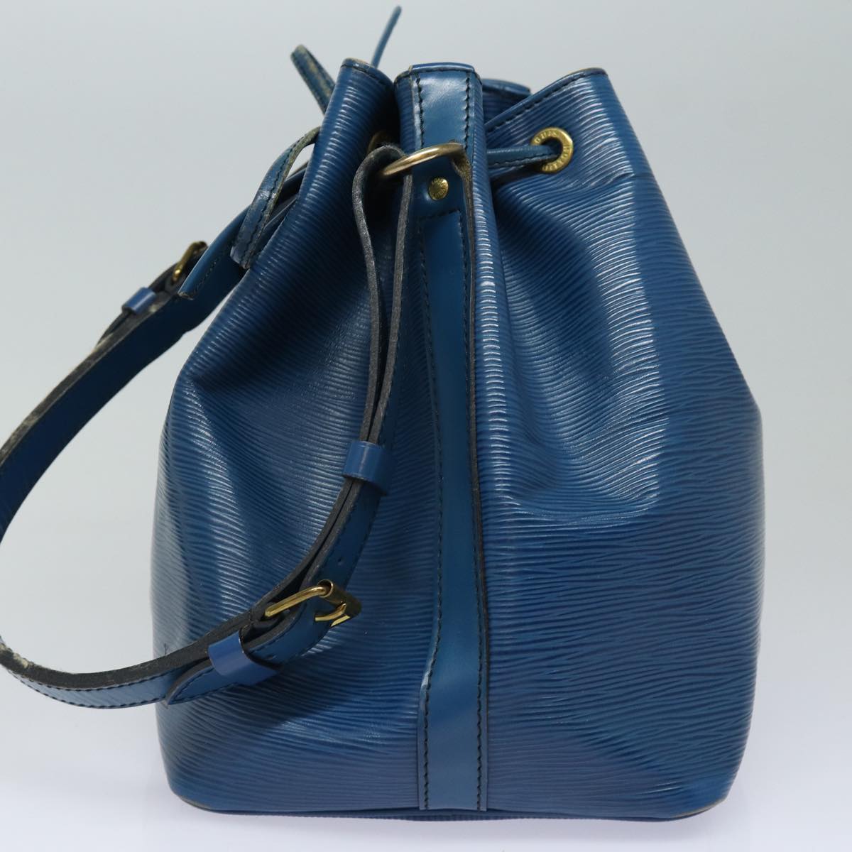 Louis Vuitton Noe Blue Leather Shoulder Bag