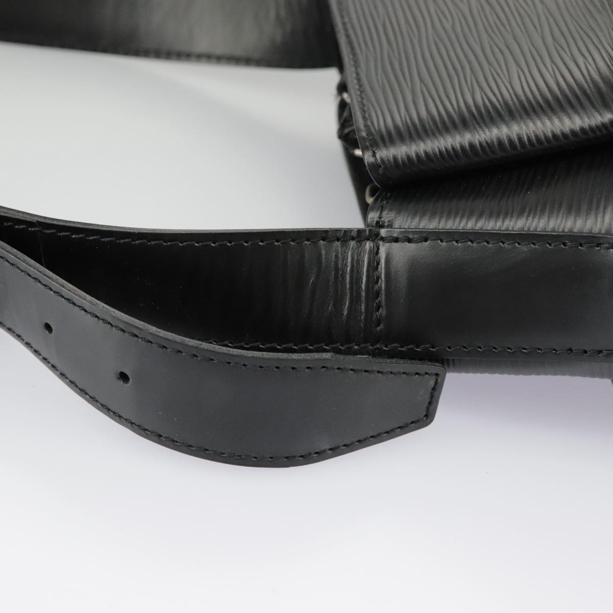 Louis Vuitton Sac D'épaule Black Leather Shoulder Bag