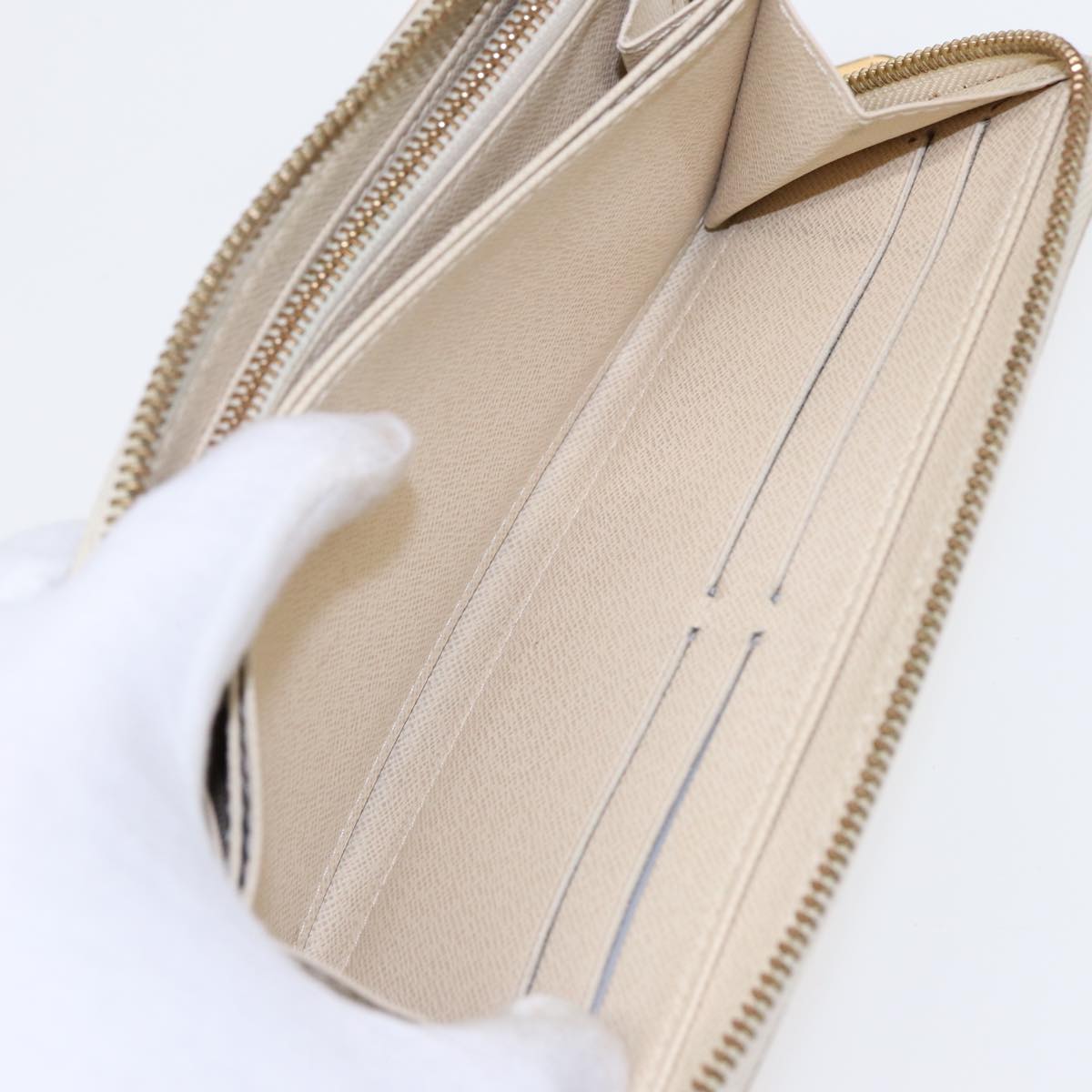 Louis Vuitton Portefeuille Zippy White Canvas Wallet