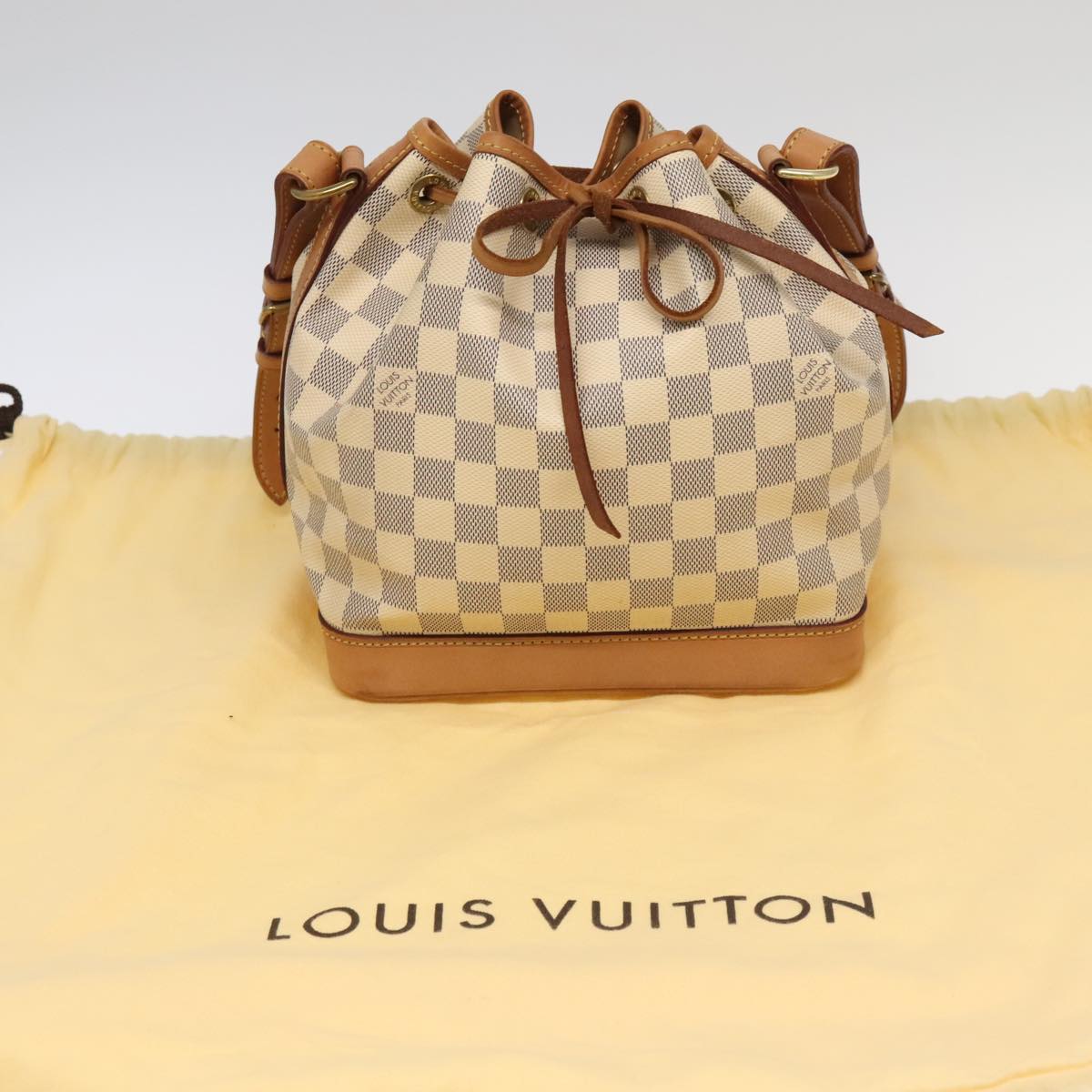 Louis Vuitton Noé Bb White Canvas Shoulder Bag