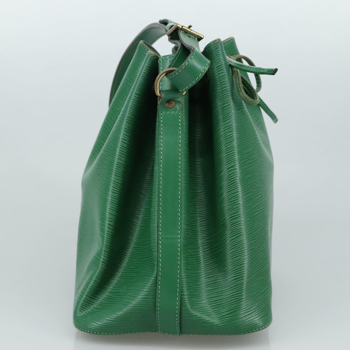 Louis Vuitton Noé Green Leather Shoulder Bag