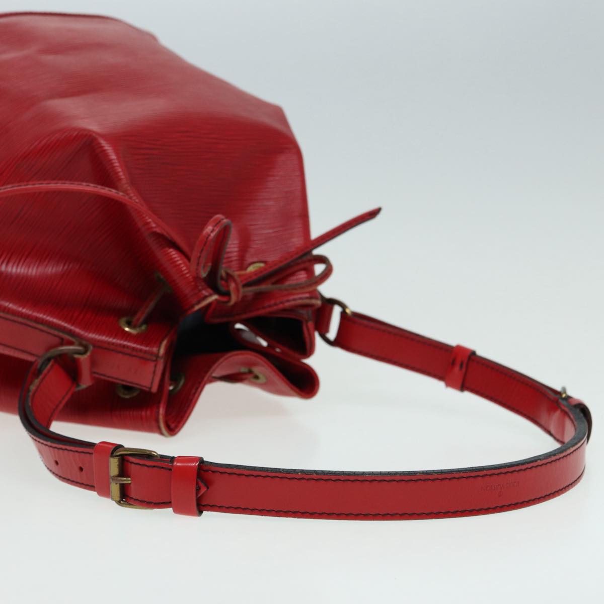Louis Vuitton Noe Red Leather Shoulder Bag