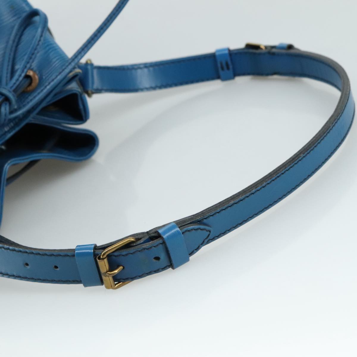 Louis Vuitton Noe Blue Leather Shoulder Bag