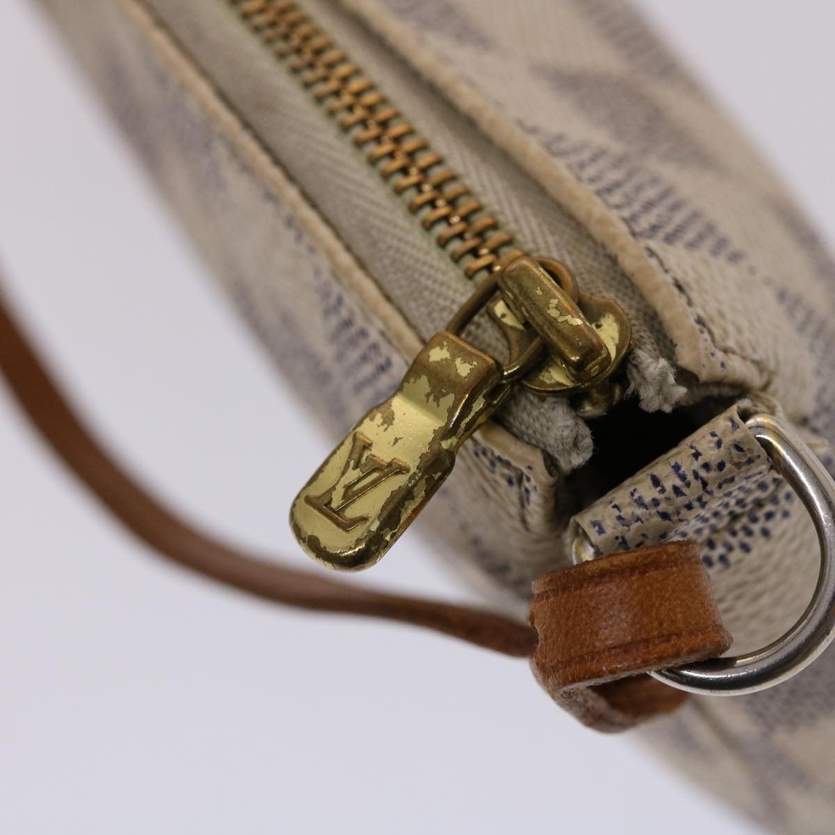 Louis Vuitton Pochette Accessoires White Canvas Clutch Bag