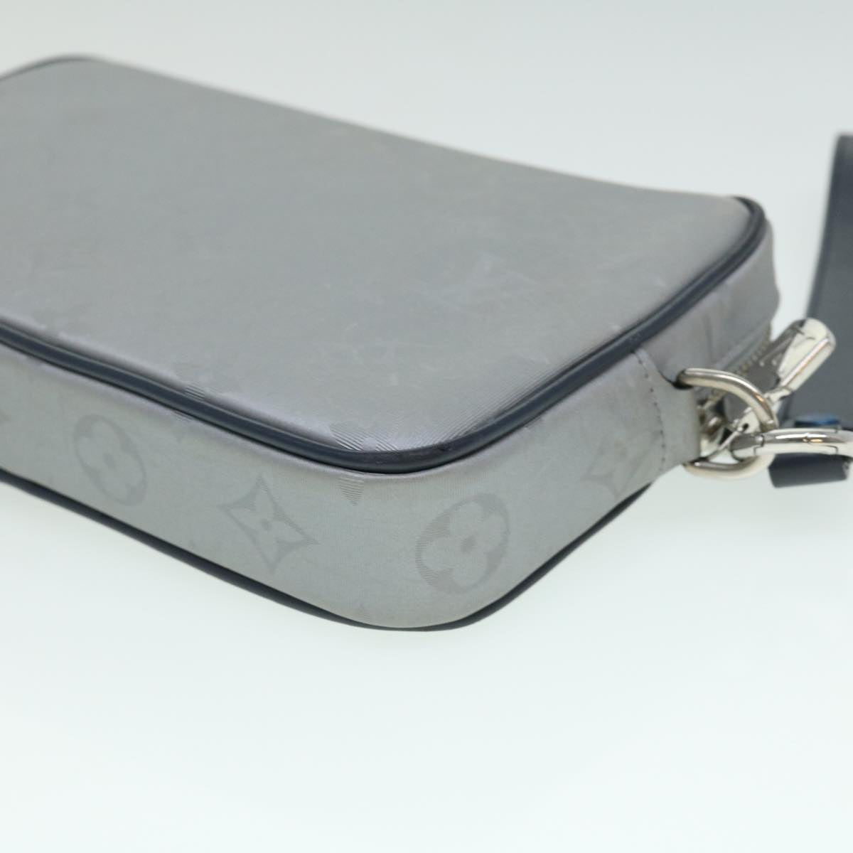 Louis Vuitton Alpha Silver Leather Clutch Bag