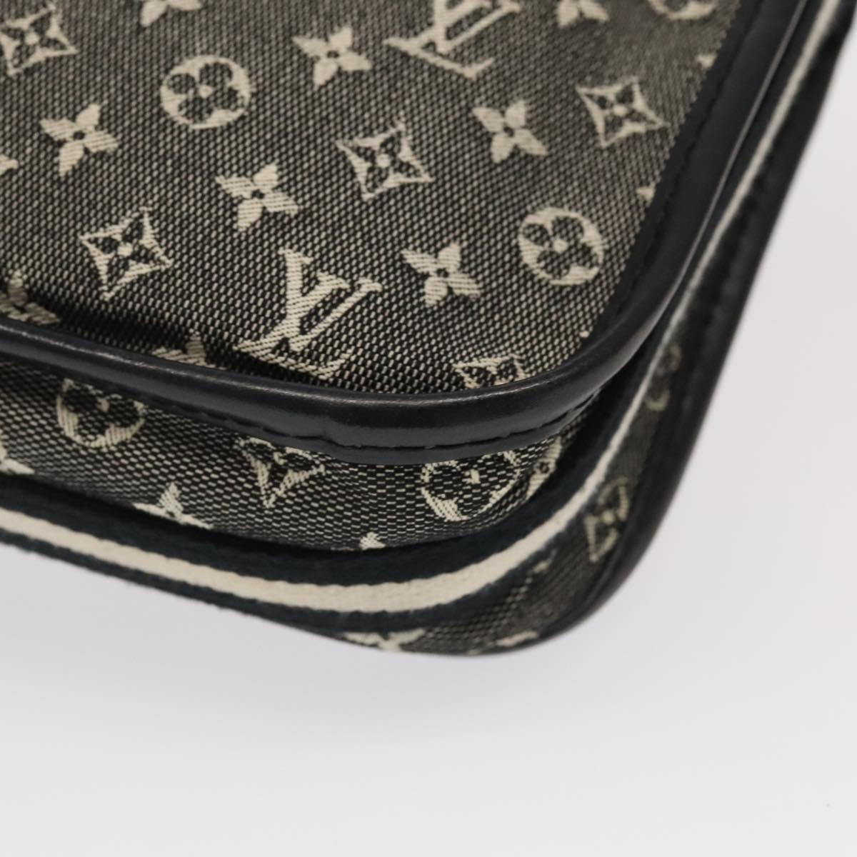 Louis Vuitton Pochette Black Canvas Shoulder Bag