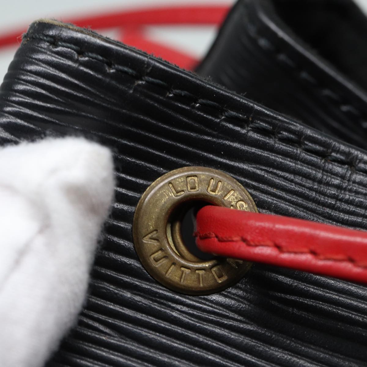 Louis Vuitton Noe Black Leather Shoulder Bag