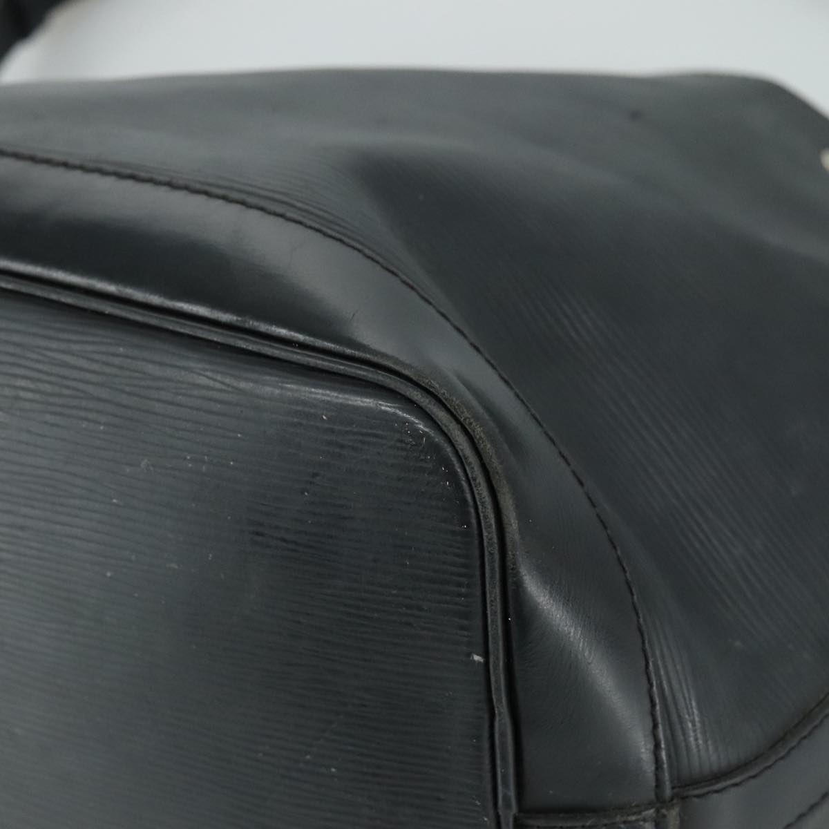 Louis Vuitton Noé Black Leather Shoulder Bag