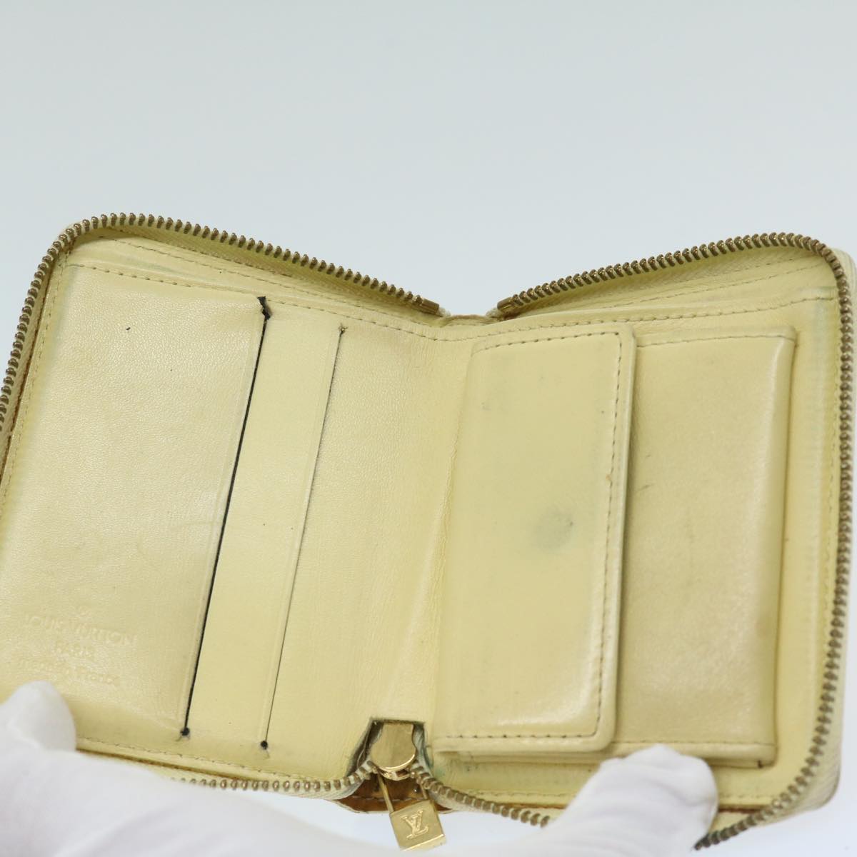Louis Vuitton Vénus Beige Patent Leather Wallet