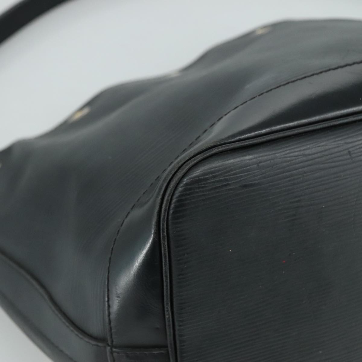 Louis Vuitton Noé Black Leather Shoulder Bag