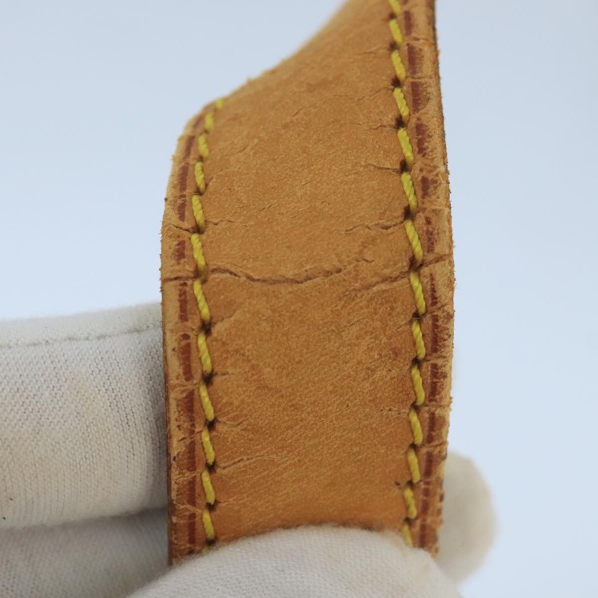Louis Vuitton Shoulder Strap Beige Leather Bag Jewelry