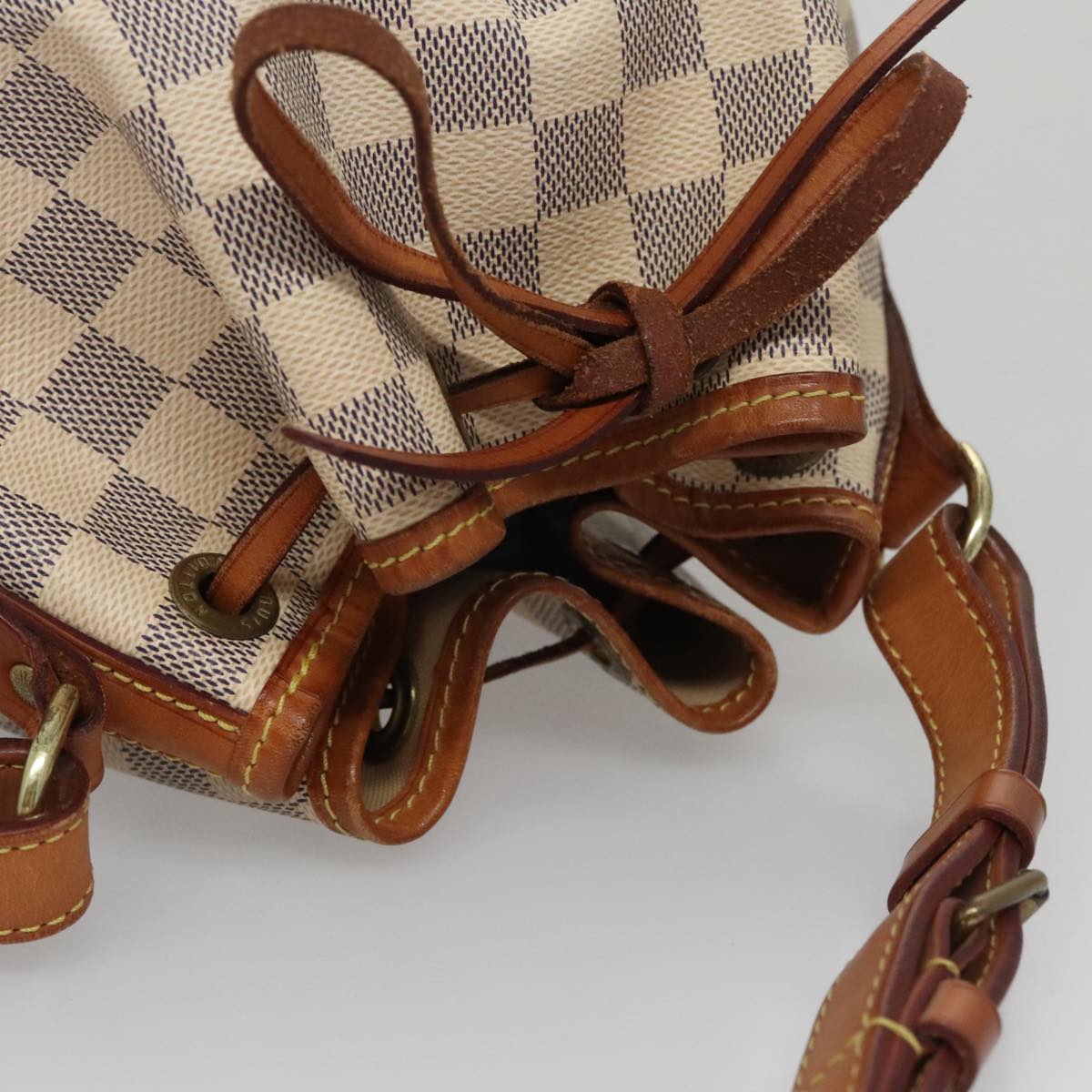 Louis Vuitton Noé Bb White Canvas Shoulder Bag