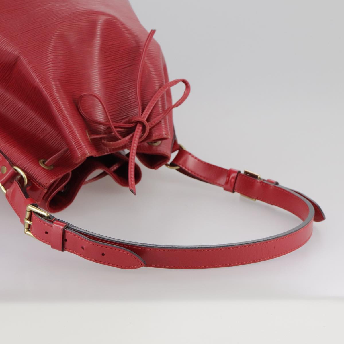 Louis Vuitton Petit Noé Red Leather Shoulder Bag