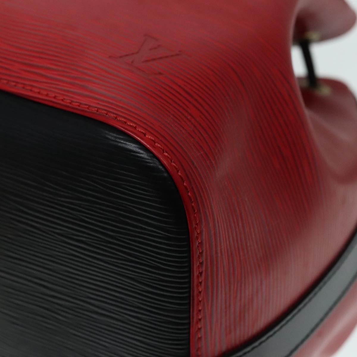 Louis Vuitton Noe Red Leather Shoulder Bag