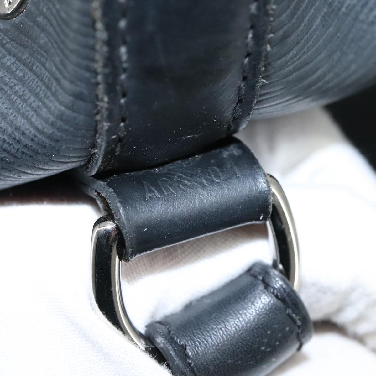 Louis Vuitton Noé Black Leather Shoulder Bag