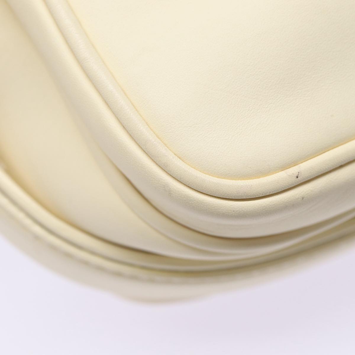 Louis Vuitton Bequia White Leather Shoulder Bag