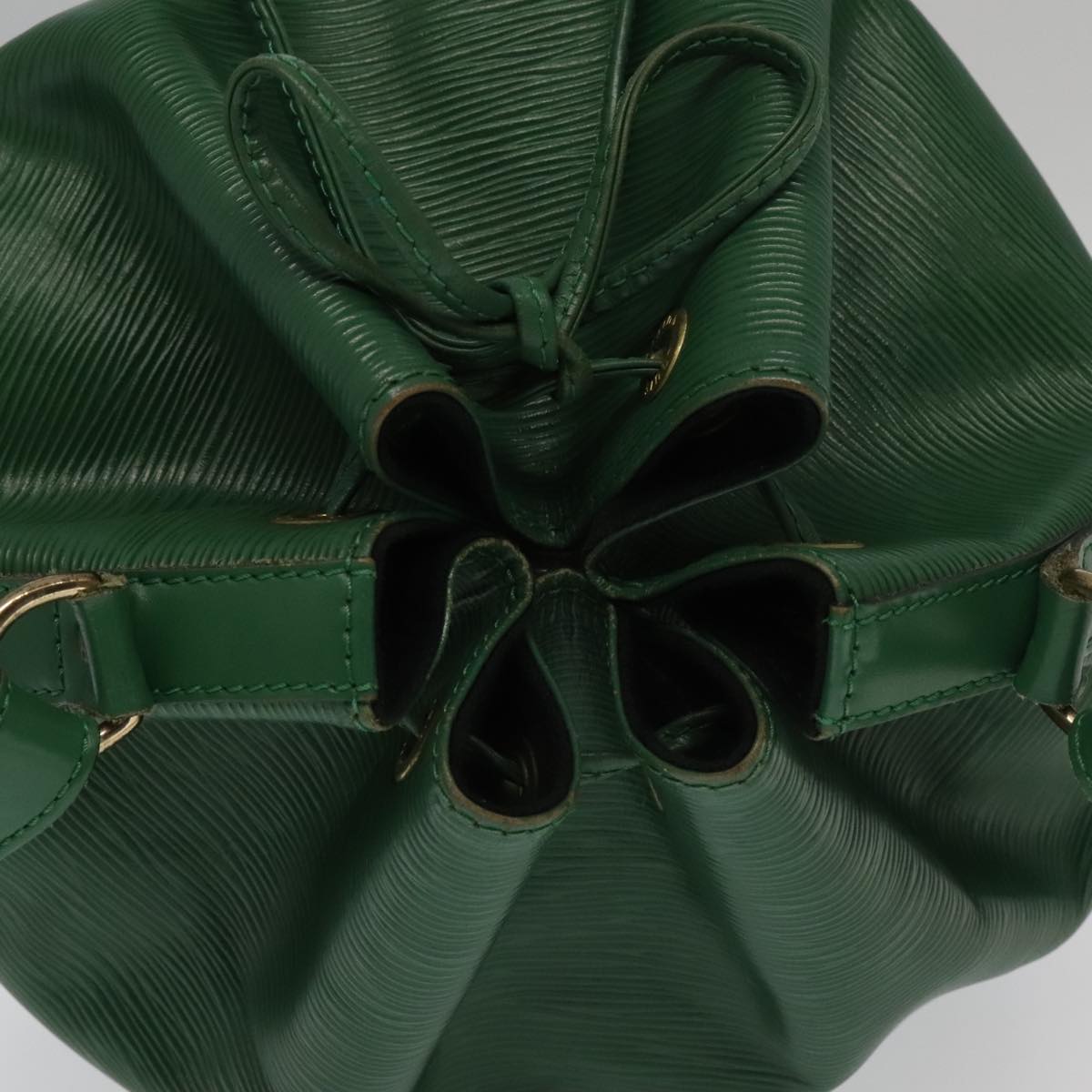 Louis Vuitton Noé Pm Green Leather Shoulder Bag