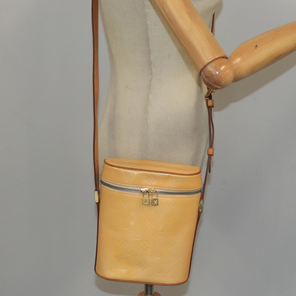 Louis Vuitton Sullivan Yellow Patent Leather Shoulder Bag