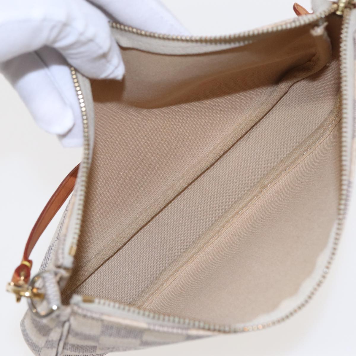 Louis Vuitton Pochette Accessoires White Canvas Clutch Bag