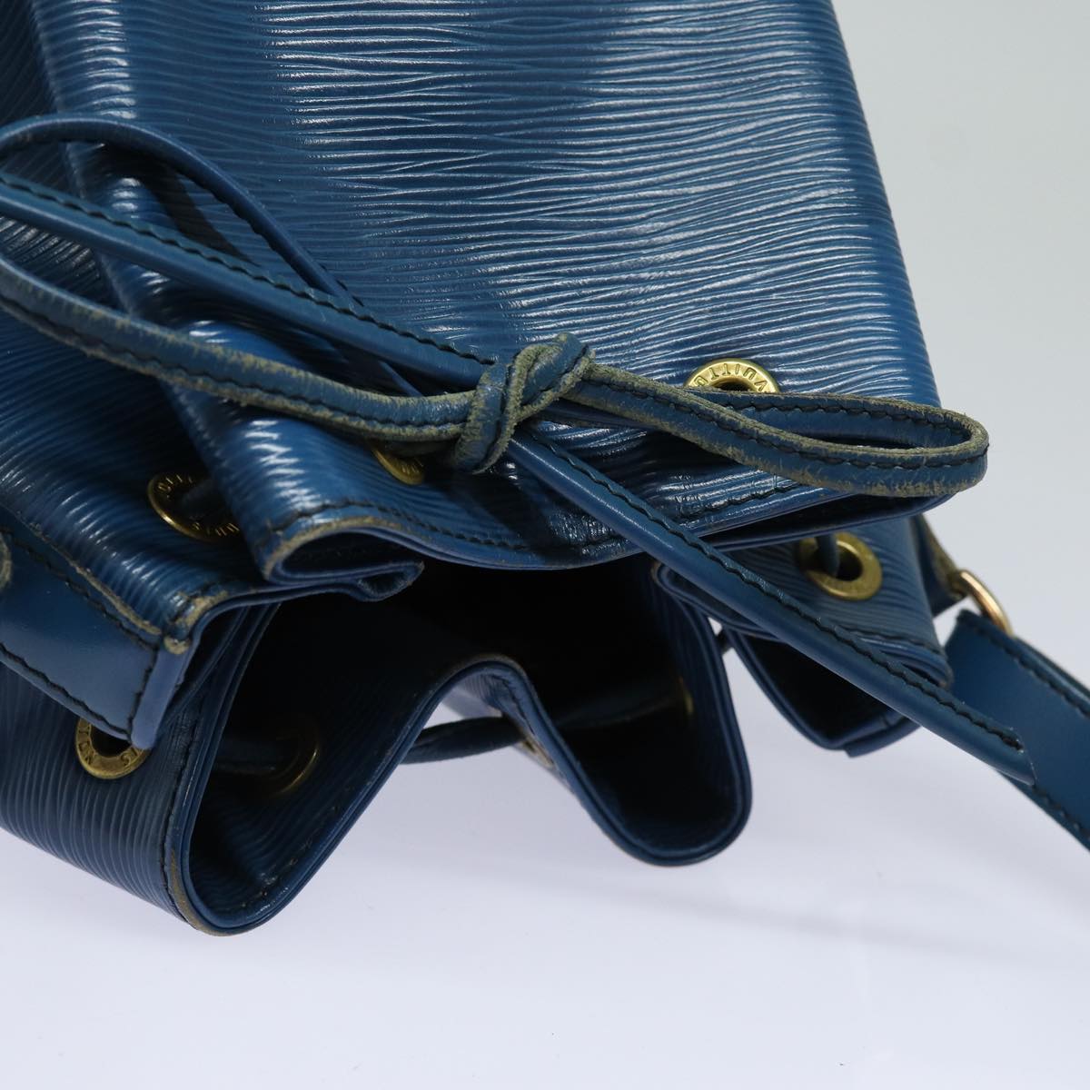 Louis Vuitton Noe Blue Leather Shoulder Bag