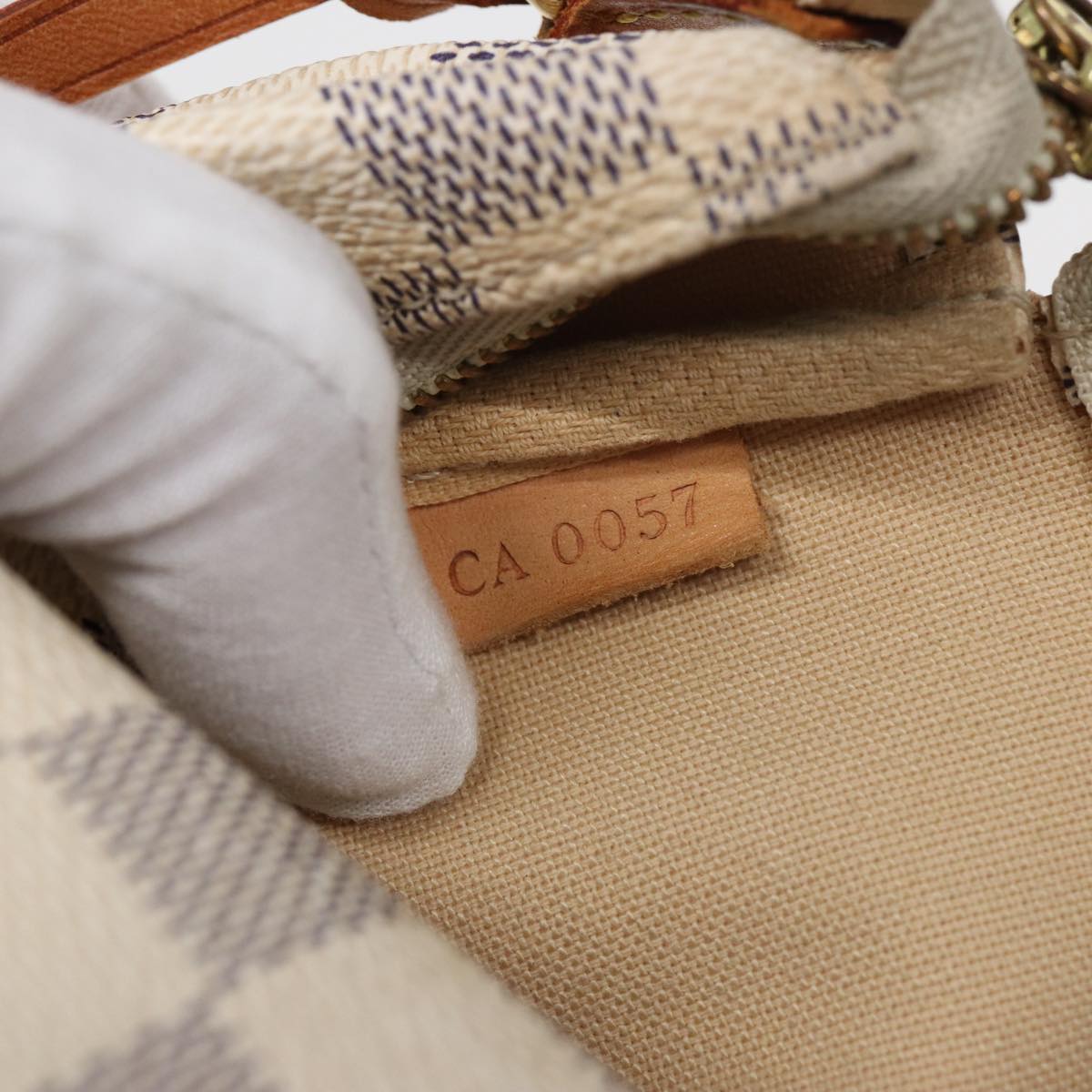 Louis Vuitton Pochette Accessoires White Canvas Clutch Bag