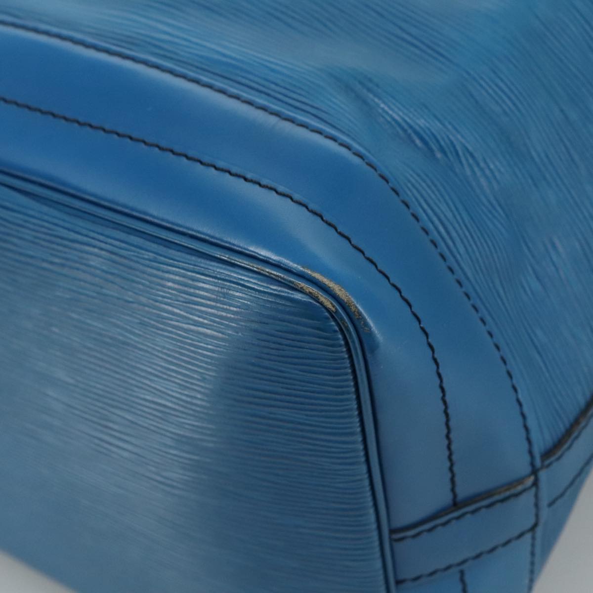 Louis Vuitton Noe Blue Leather Shoulder Bag