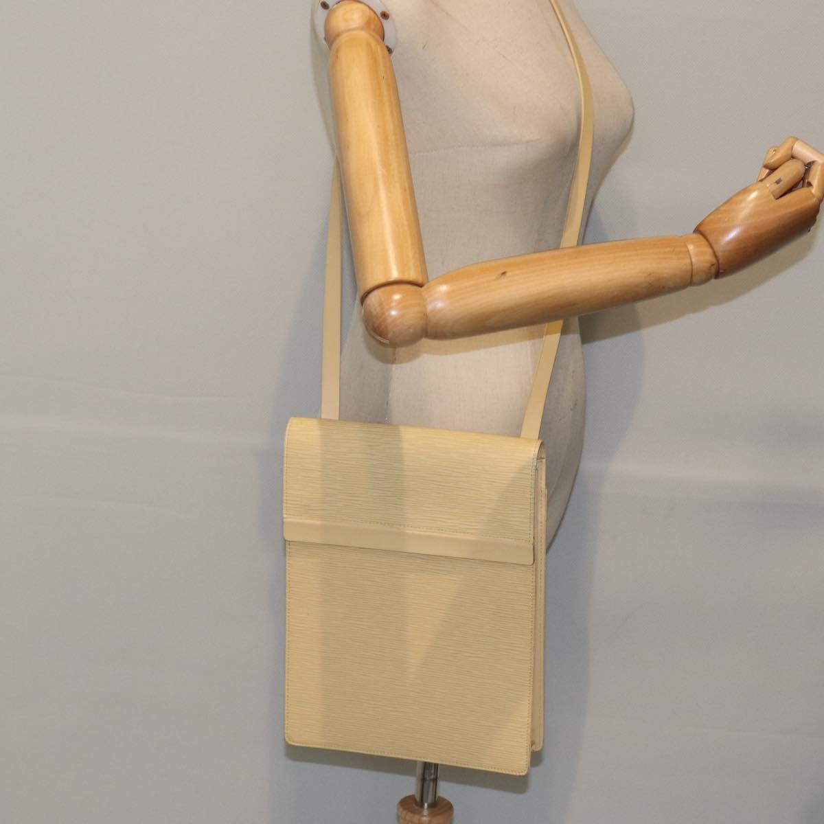 Louis Vuitton Ramatuelle Beige Leather Shoulder Bag